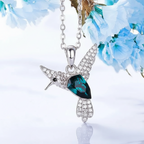 Libertad y Brillo: Collar Pájaro de Plata 925 con Elementos tipo Swarovski.