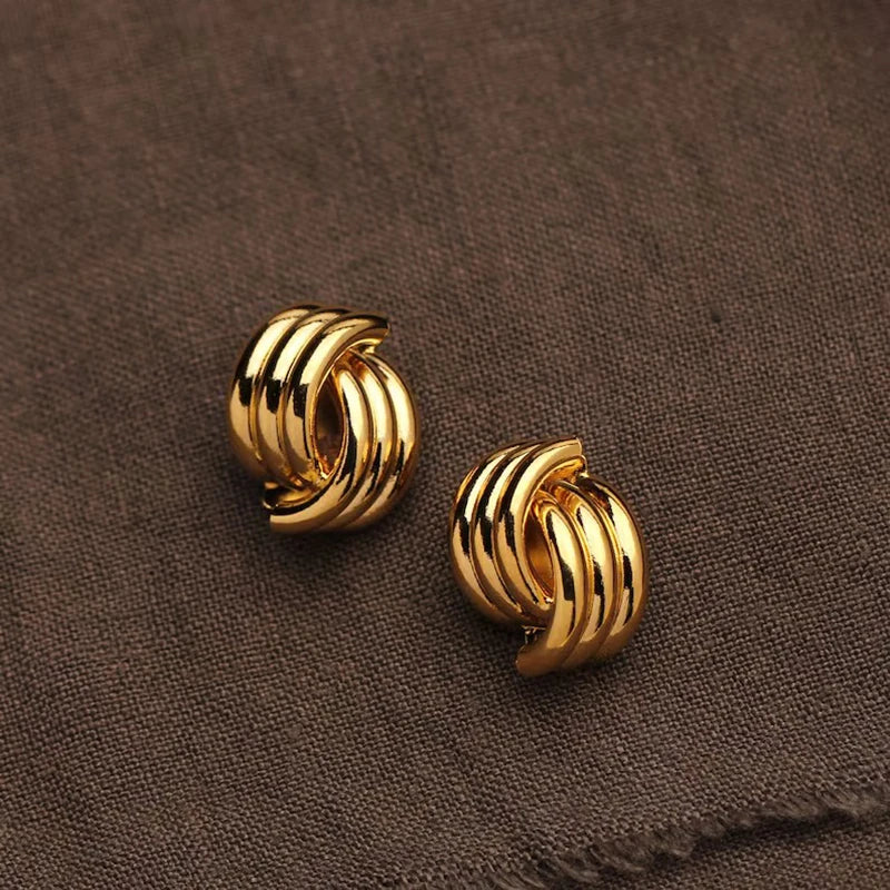 Elegant gold-plated dangle earrings