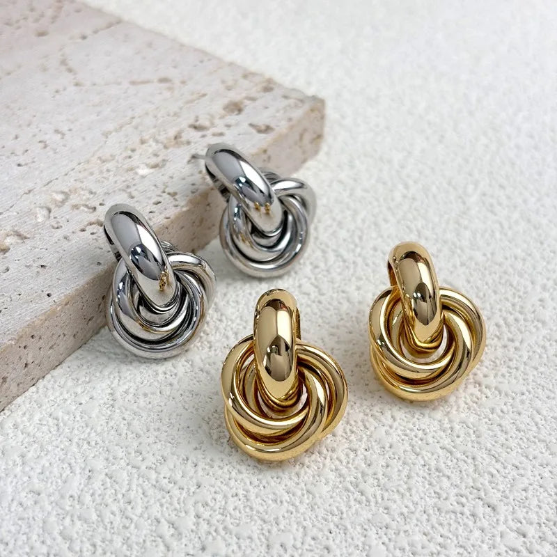 Gold Earrings with Intertwined Knots 