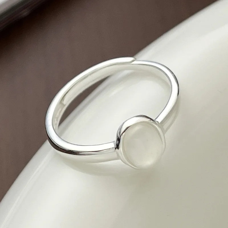 Minimalist 925 Silver Ring with Circular Stone Detail