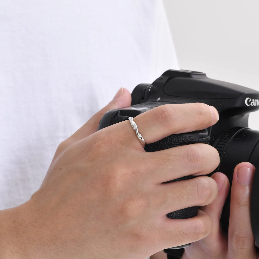 Anillo de hombre con detalle trenzado