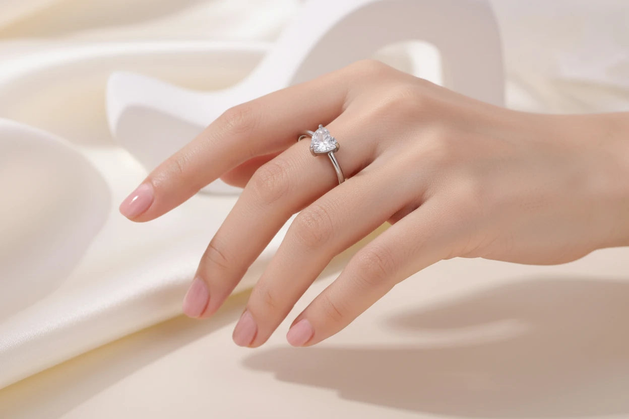 ADJUSTABLE HEART STONE RING