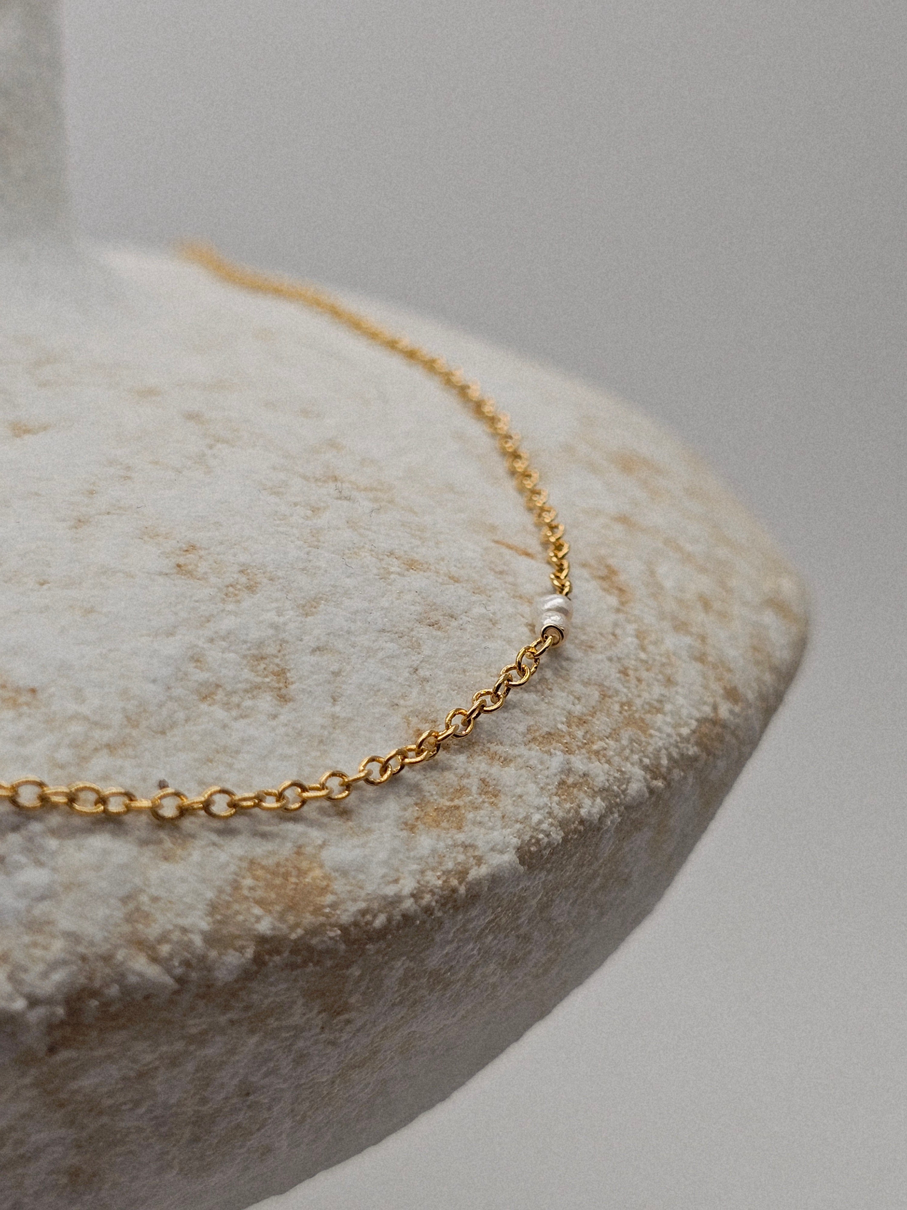 Collar Nina ESSENTIALS Coleción